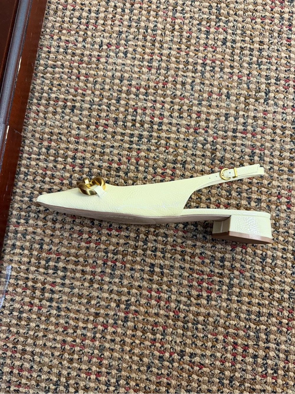 Vince Camuto Cream Pointed Toe Slingback Flats with Gold Chain